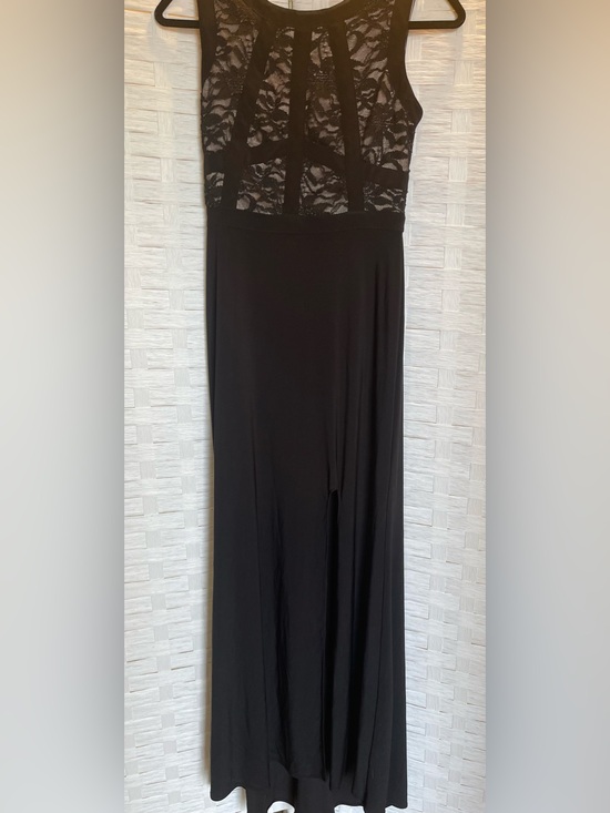 Morgan & Co. Dresses & Skirts - Morgan & Co. Black Lace Fitted Bodice Floor Length Dress Leg Slit Size 5/6
